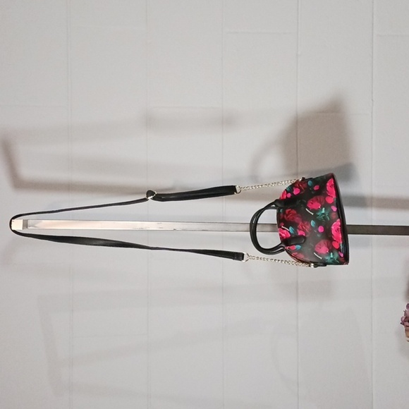 Juicy Couture purses. 042 - Picture 7 of 15